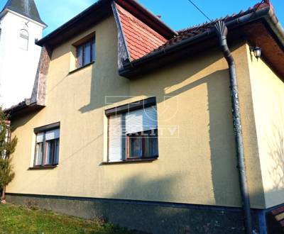 Na predaj rodinný dom v obci Norovce s garážou a pozemkom - 2672m2