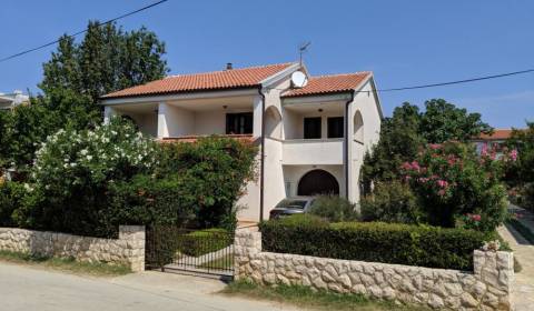 CHORVATSKO - Rodinný dům 80 m od moře - PRIVLAKA, Zadar