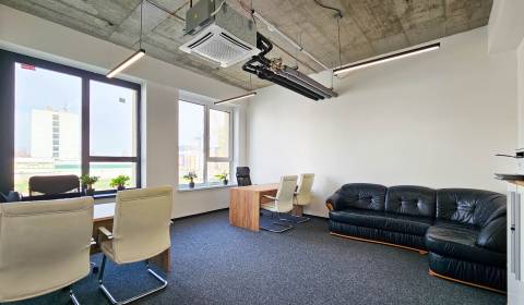 Prenájom - vybavený, klimatizovaný, kancelársky priestor v Trnave