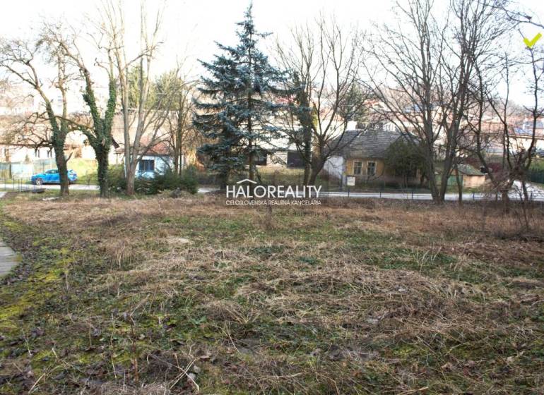 Jalšové Pozemky - bydlení prodej reality Hlohovec