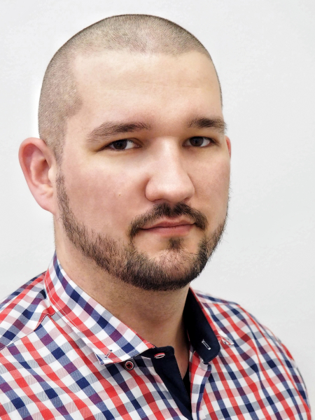  Erik Synák