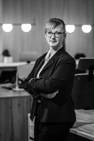 Mgr. Monika Karelová / Maklér/ Office manager
