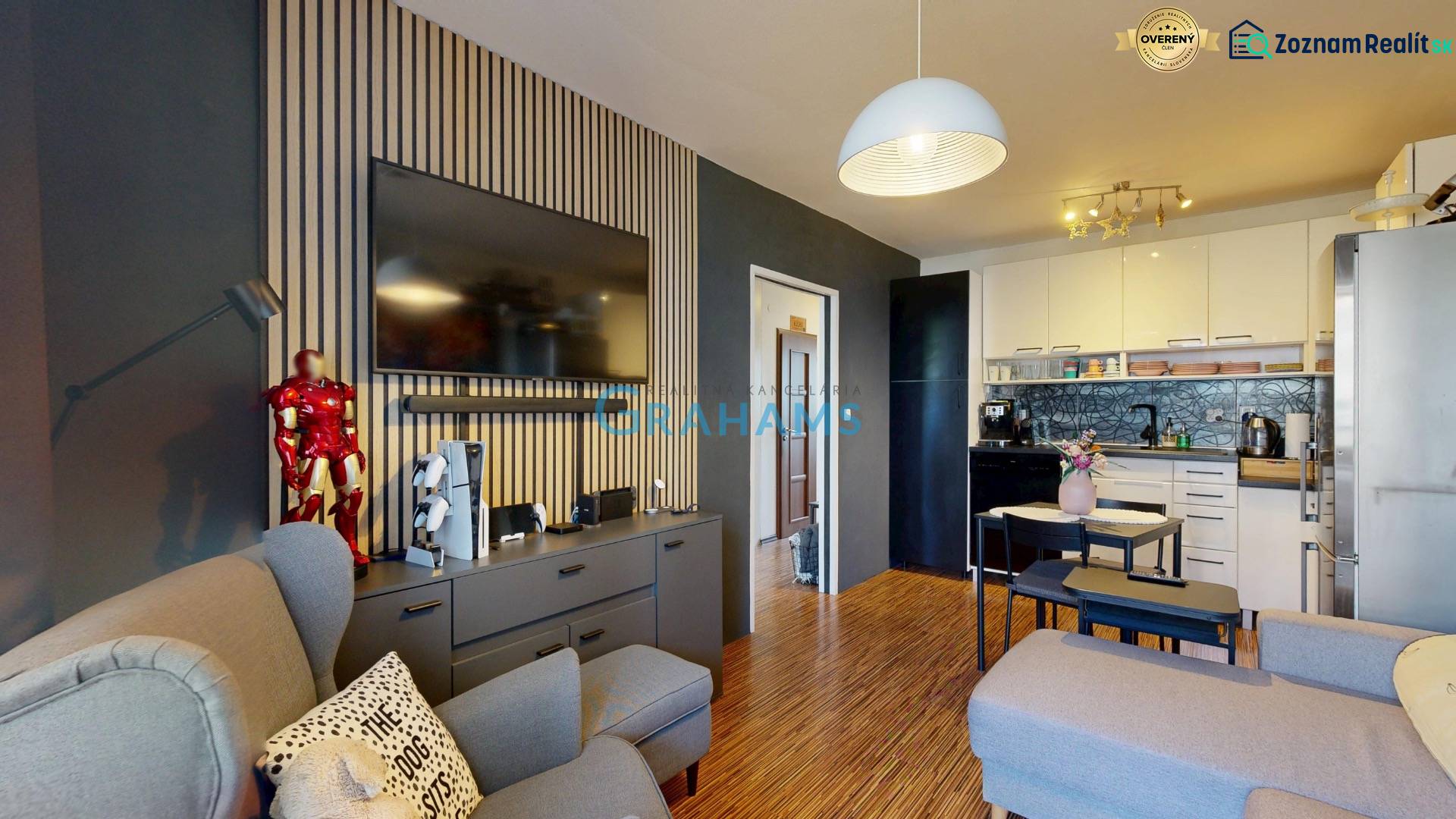Obývačka s kuchyňou