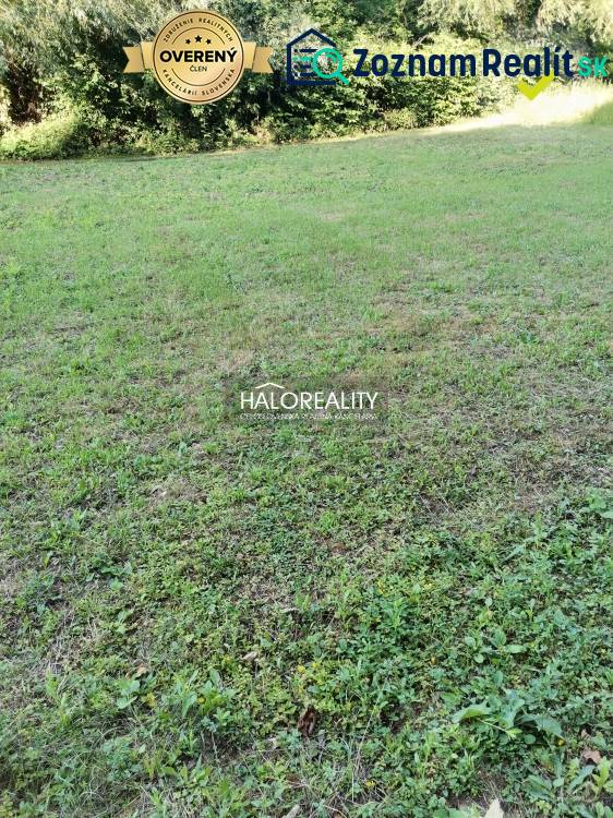 Pozemek na bydlení v Modrové, vhodný pro výstavbu v přírodním prostředí.