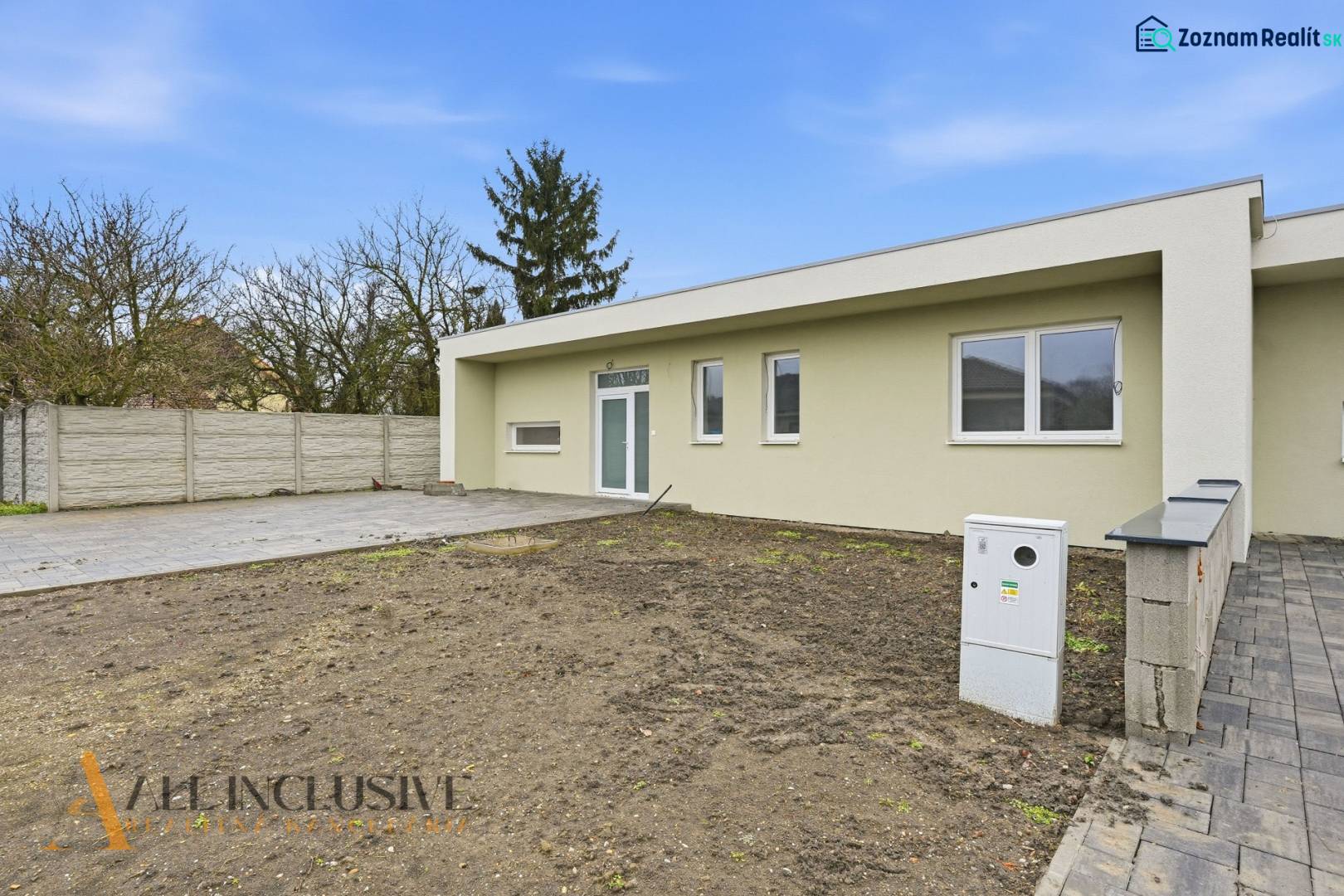 Rodinný dům na Čukárské Pake ve Velké Pake s prostorným pozemkem a terasou.