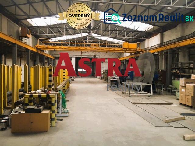 Výrobní prostory ve Spišské Nové Vsi se sklady a jeřábem, industriální design.