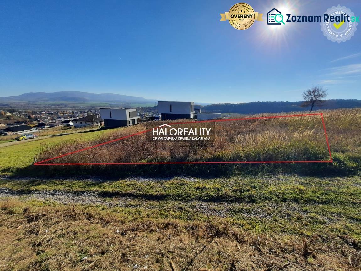 Pozemky - bydlení ve Finticích, výhled na krajinu a okolní domy.