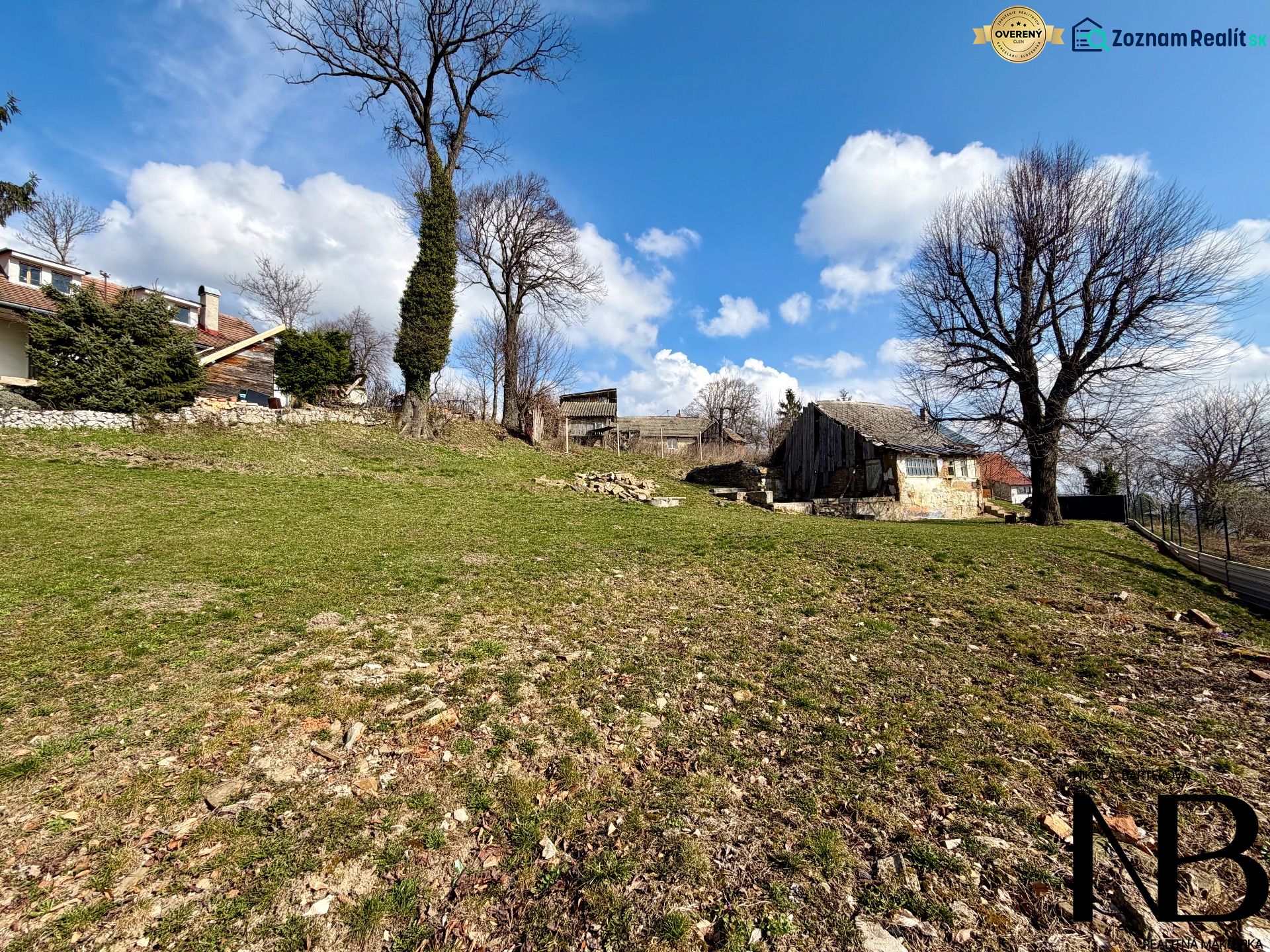 Jarní panorama z ulice v Lubině ideální pro Pozemky - bydlení.