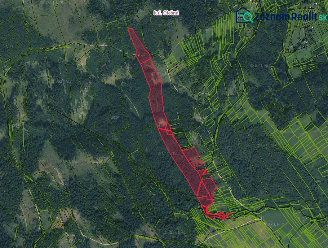Zemědělské a lesní pozemky u obce Olešná, zvýrazněné červenou barvou na mapce.