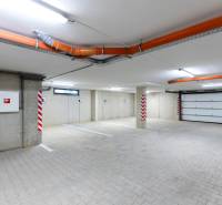 garage - parking space