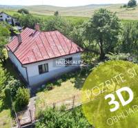 Rodinný dům ve Vrbovém obklopený zahradou a okolní krajinou. Možnost 3D prohlídky.