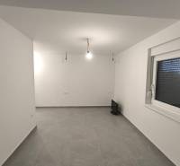 Samozřejmě, poskytněte prosím text, který chcete přeložit do češtiny.