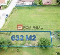 Letecký pohled na pozemek 632 m² určený k bydlení v Mariance na ulici Na Tálkách.