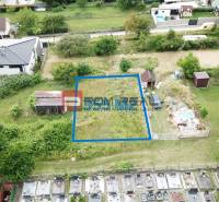 Pozemky - bydlení na ulici Na Tálkách v Mariance, plocha 355 m², výhled na domy.