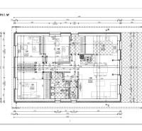 Půdorys prvního podlaží rodinného domu v Kozárovciach s detailními rozměry místností.