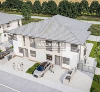 Exteriér 3-pokojového bytu v Lužiankách s parkováním a zelenou výsadbou.
