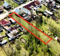 Letecký pohled na parcely ve výstavbě domů v Moravských Lieskových.