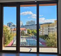 Výhled z 1-pokojového bytu na Košické ulici v Bratislavě - Ružinov.