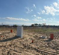 Pozemky - bydlení v Studienke na ulici Pod Borovicou s inženýrskými sítěmi.