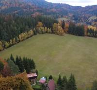 Podzimní výhled na rekreační pozemky u obce Lazy pod Makytou, část Čertov.