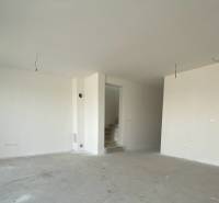 Omlouvám se, ale potřeboval bych vědět, co přesně chcete přeložit do češtiny. Můžete mi prosím poskytnout text, který chcete přeložit?