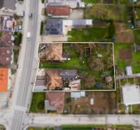 Letecký pohled na Rodinný dům s pozemkem na Partizánské ulici v Bánovcích nad Bebravou.