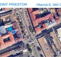 Letecký pohled na obchodní prostory na Hlavní ulici, Košice - městská část Staré Město.