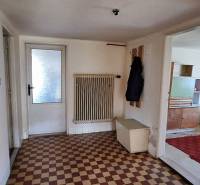 Samozřejmě, poskytněte mi prosím text, který chcete přeložit do češtiny.