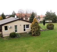 Rodinný dům na Hlavní v Kvetoslavově s prostornou zahradou a upraveným pozemkem.