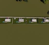 Letecký pohled na plochy pro bydlení na Lomnické ulici ve Vranově nad Topľou.