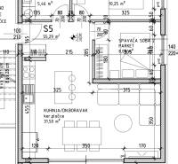 Půdorys rekreačního apartmánu se dvěma ložnicemi, koupelnou a prostornou obývací částí.