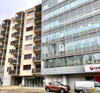 Bytový dům na Žabotově ulici v Bratislavě – Starém Městě.