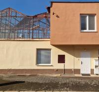 Rodinný dům na prodej se skleněnou konstrukcí na Laborecké ve Spišské Nové Vsi.