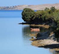 Pobřeží v Ljubači nabízí nádherný výhled na moře, vhodné pro bydlení.