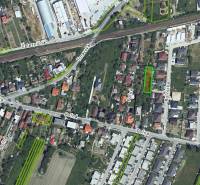 Letecký pohled na pozemky k bydlení v oblasti ulice Polná, Bernolákovo.