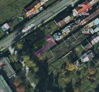 Letecký snímek se zobrazením parcel na Čintorínské ulici v Nálepkově.