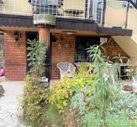 Chata v městské části Košice - Vyšné Opátske se zahradou a terasou.