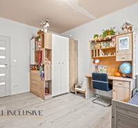 12 - 2025-11-06T132213.388.jpg