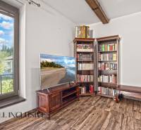 8 - 2025-10-07T112346.162.jpg