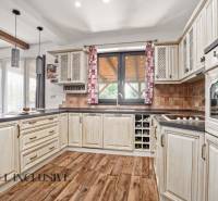 4 - 2025-10-07T112352.246.jpg