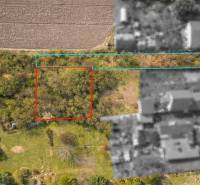 Letecký pohled na pozemky na bydlení v lokalitě Malá Paka, Velká Paka s okolní zelení.