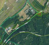 Letecký pohled na Pozemky - bydlení v okolí Krupiny s viditelnými cestami a parcelami.