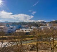 Pohled na průmyslovou oblast a řeku v Považské Bystrici ze SNP 77.