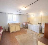 Omlouvám se, ale potřeboval bych vědět, co konkrétně chcete přeložit do češtiny. Můžete mi prosím poskytnout text, který chcete přeložit?