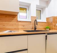 PREDAJ | 3i BYT, 90 m2, centrum PO, Tehlový, Klimatizácia ...