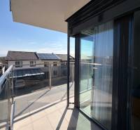 Výhled z balkónu 3pokojového bytu na Topoľčianské ulici, Košice - městská část Západ.