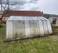 Skleník na zahradě rodinného domu na ulici Turá lúka v Myjavě.