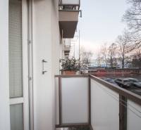 Balkon 2-pokojového bytu na ulici Hlinkova, Košice - městská část Sever, s výhledem.