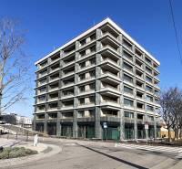 Bytový dům v Bratislavě - Starém Městě na Školské ulici, vhodný pro 2-pokojový byt.