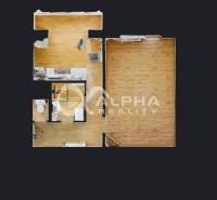 Půdorys 1-pokojového bytu s podlahou s dřevěným dekorem a zařízenými místnostmi.